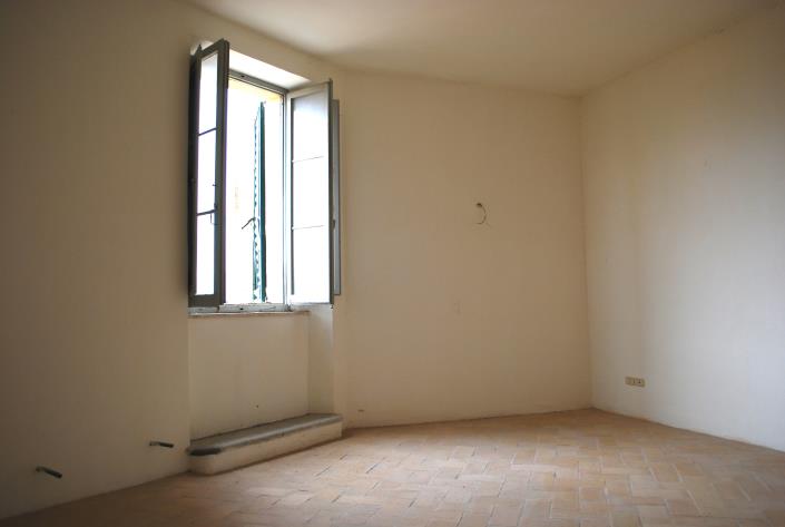 Image No.18-6 Bed Apartment for sale