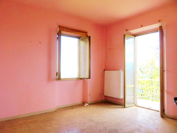 Image No.24-2 Bed Townhouse for sale