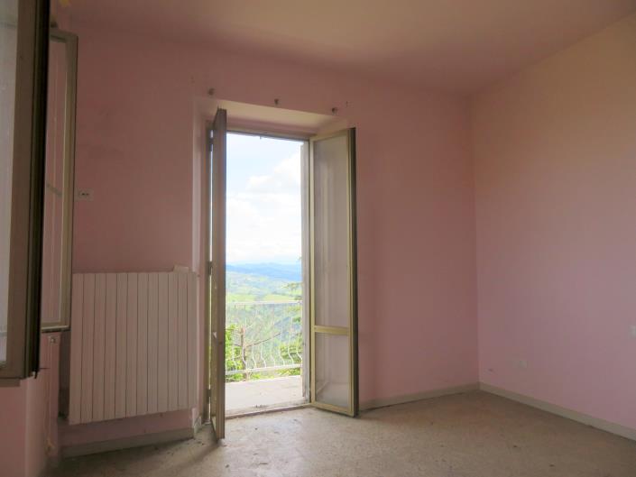 Image No.26-2 Bed Townhouse for sale