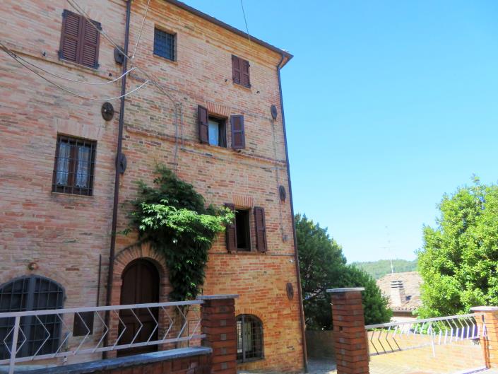 Image No.33-3 Bed Townhouse for sale