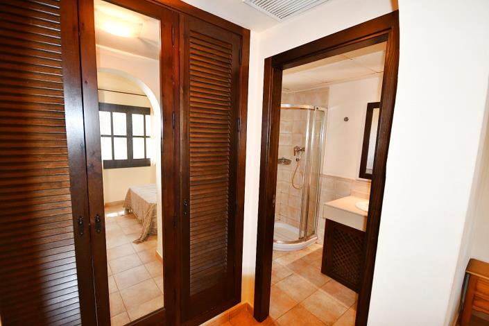 Image No.11-1 Bed Villa for sale