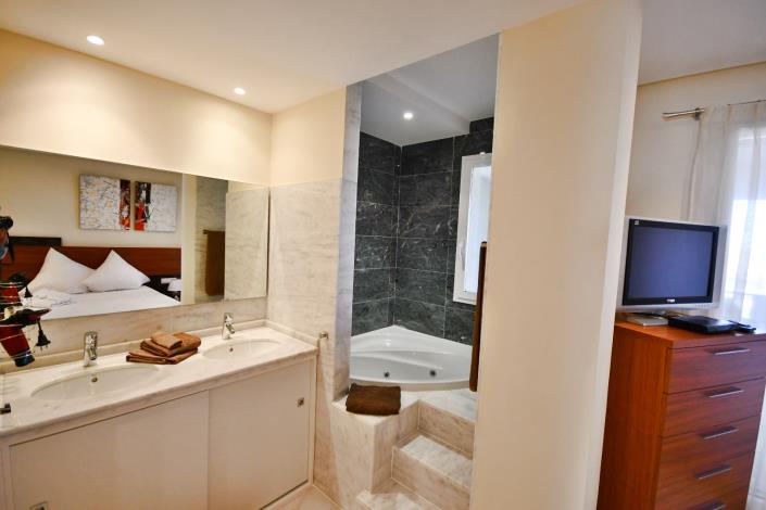 Image No.23-2 Bed Apartment for sale