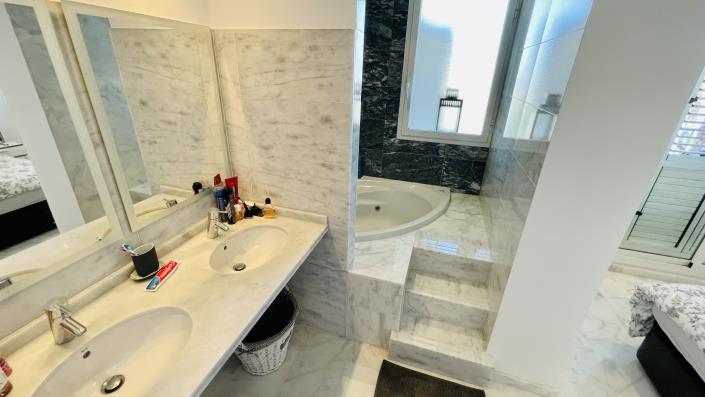 Image No.26-2 Bed Penthouse for sale