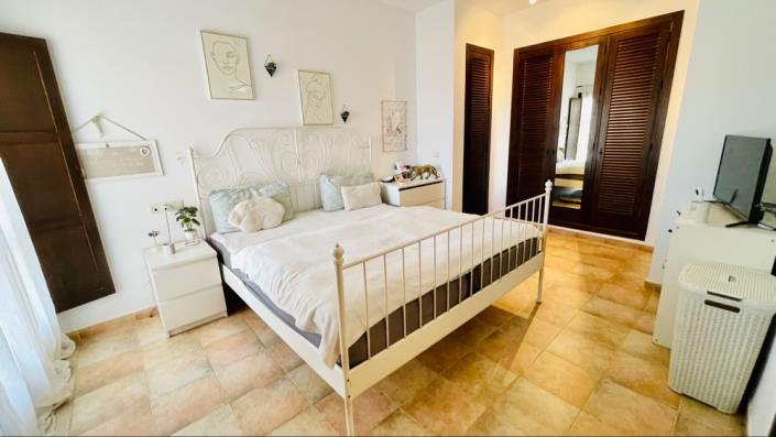 Image No.23-3 Bed Villa for sale