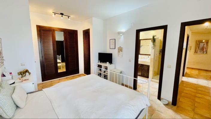 Image No.26-3 Bed Villa for sale