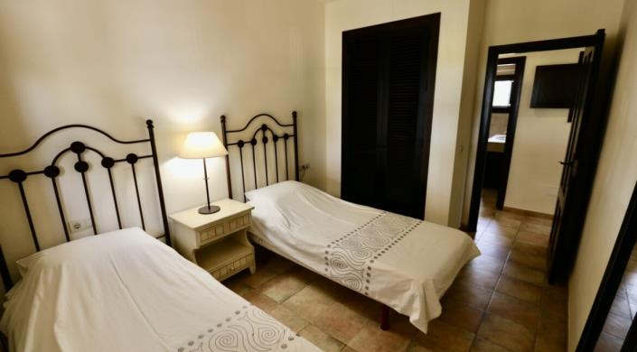 Image No.39-3 Bed Villa for sale