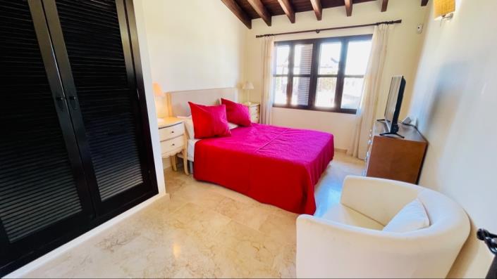 Image No.18-3 Bed Villa for sale