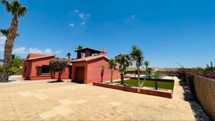 Image No.44-3 Bed Villa for sale