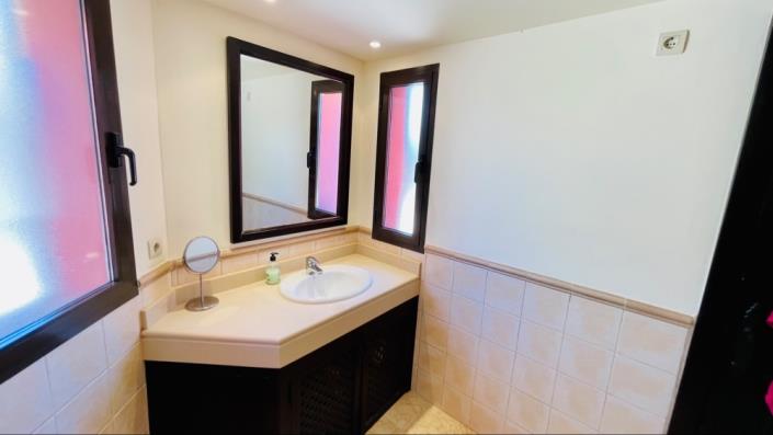 Image No.60-3 Bed Villa for sale