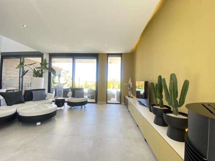 Image No.8-4 Bed Villa for sale