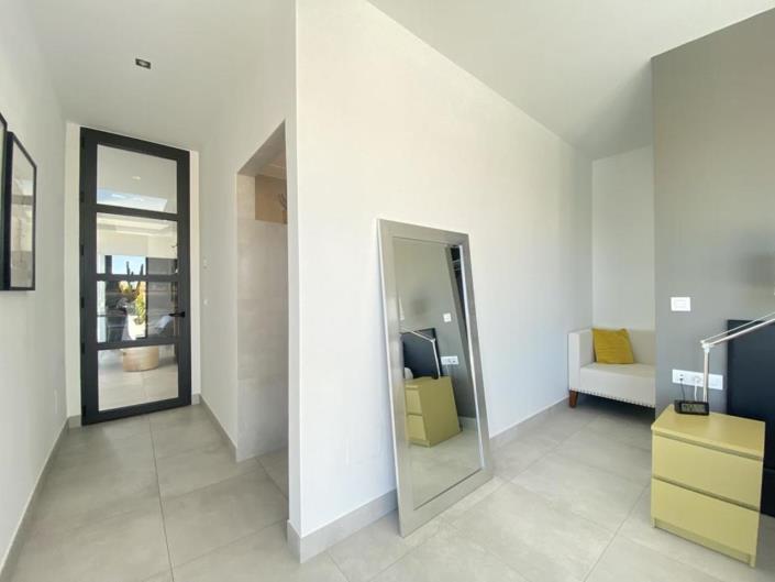 Image No.15-4 Bed Villa for sale