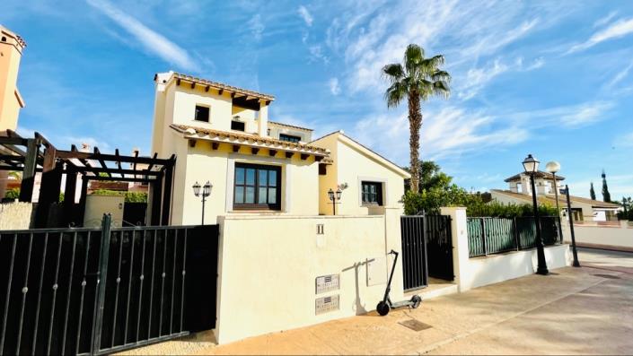 Image No.4-4 Bed Villa for sale