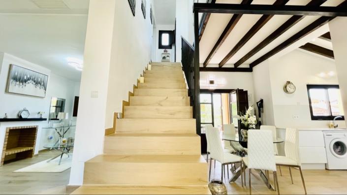 Image No.8-4 Bed Villa for sale