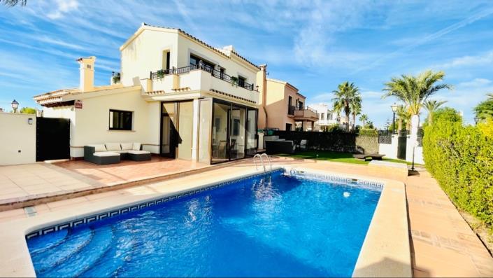 Image No.29-4 Bed Villa for sale