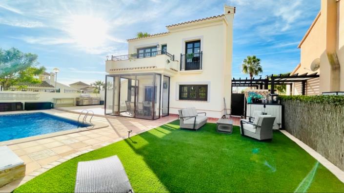 Image No.32-4 Bed Villa for sale