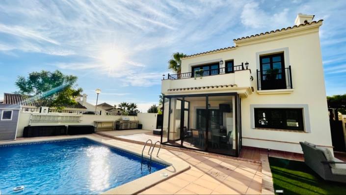 Image No.33-4 Bed Villa for sale