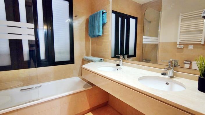 Image No.12-2 Bed Apartment for sale