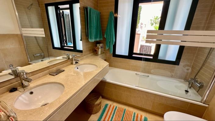 Image No.31-2 Bed Apartment for sale