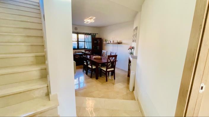 Image No.12-3 Bed Villa for sale