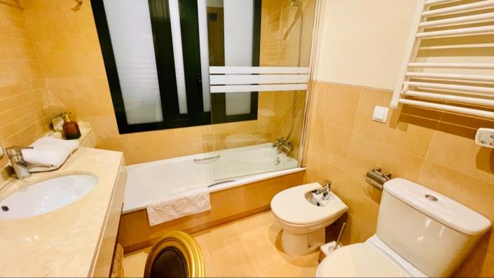 Image No.26-2 Bed Apartment for sale