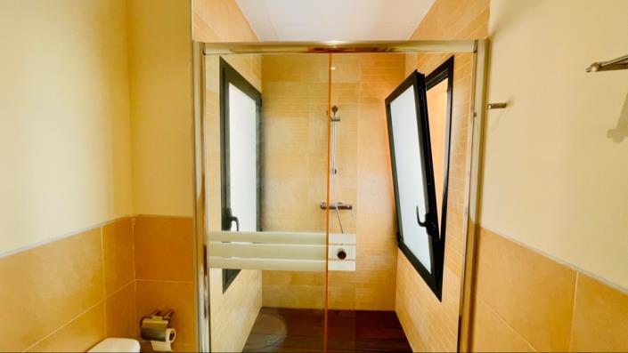 Image No.33-2 Bed Apartment for sale