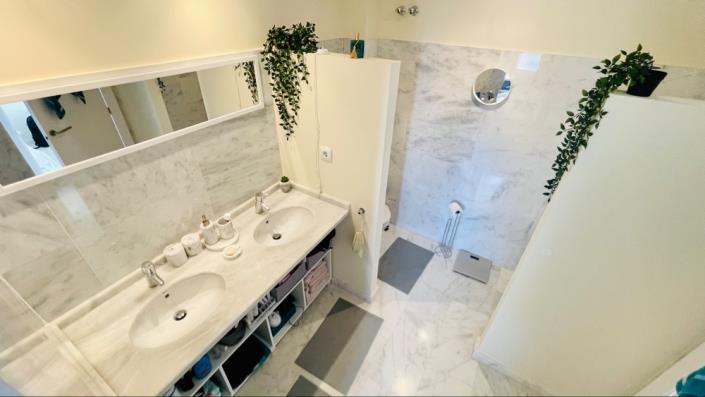 Image No.19-3 Bed Apartment for sale