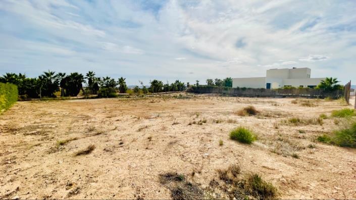 Image No.21-4 Bed Land for sale