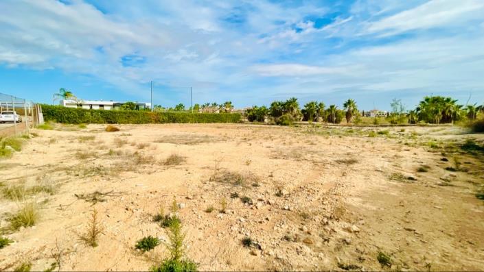 Image No.22-4 Bed Land for sale