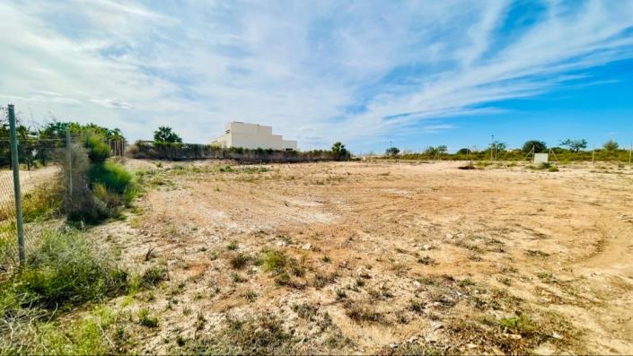 Image No.23-4 Bed Land for sale