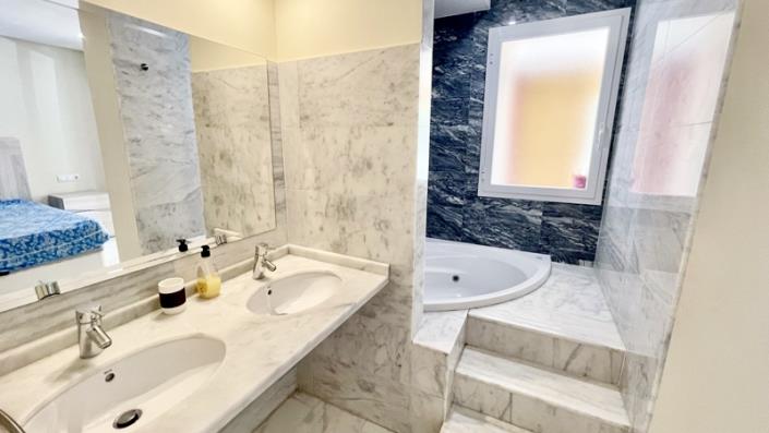 Image No.30-2 Bed Apartment for sale