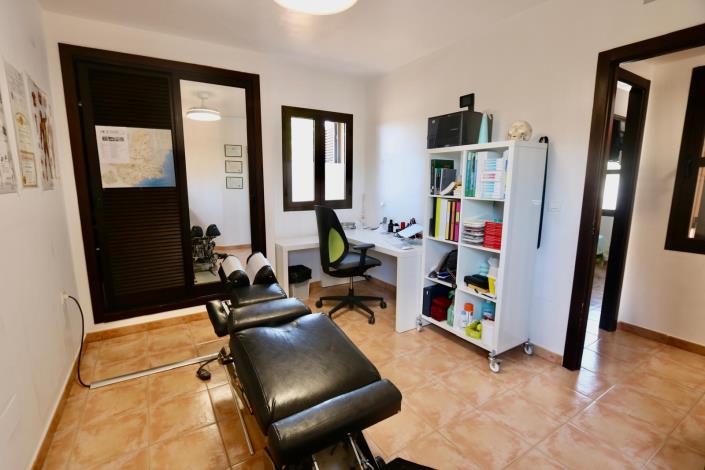 Image No.20-3 Bed Villa for sale