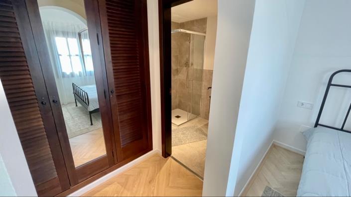 Image No.20-1 Bed Villa for sale