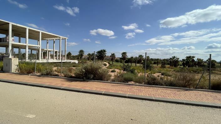 Image No.31-4 Bed Land for sale