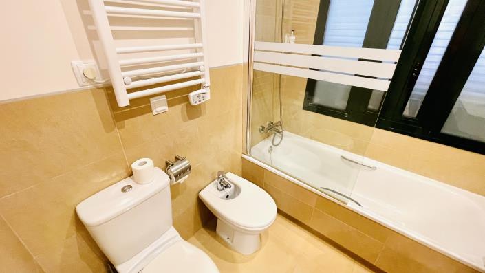 Image No.25-2 Bed Apartment for sale