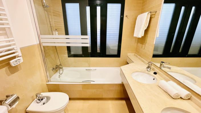 Image No.26-2 Bed Apartment for sale