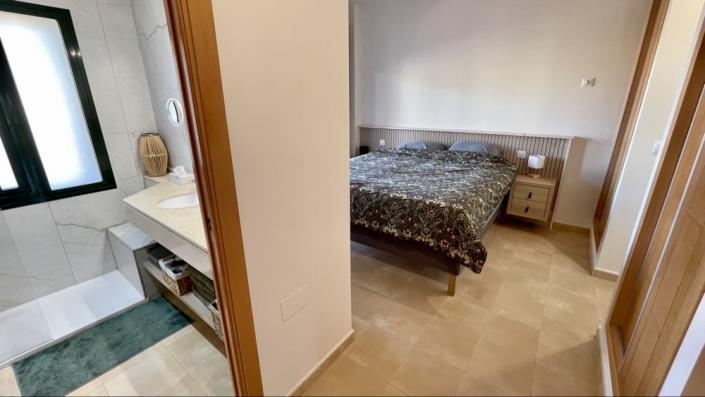 Image No.25-3 Bed Apartment for sale