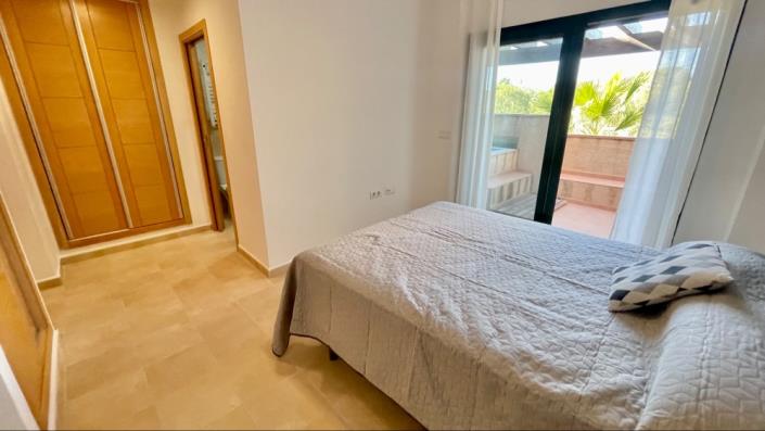 Image No.20-2 Bed Apartment for sale