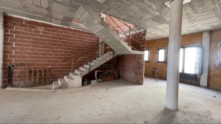 Image No.4-2 Bed Commercial for sale