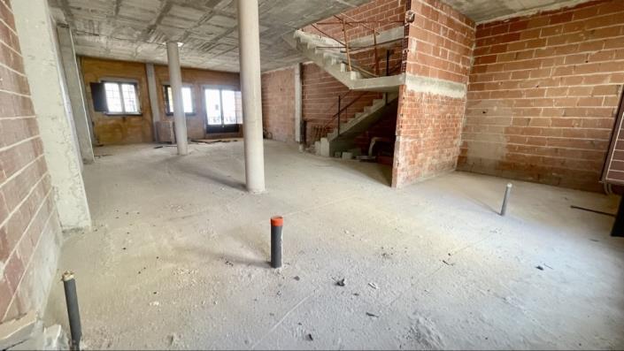 Image No.7-2 Bed Commercial for sale