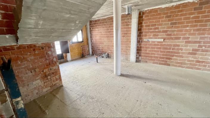 Image No.11-2 Bed Commercial for sale