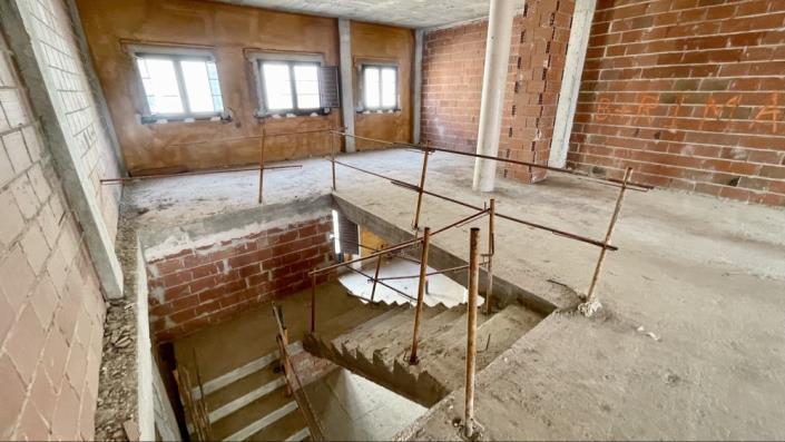 Image No.14-2 Bed Commercial for sale