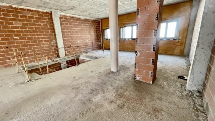 Image No.21-2 Bed Commercial for sale