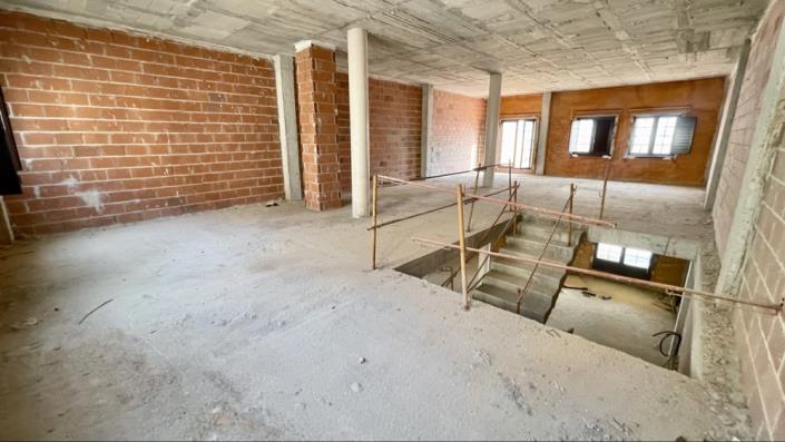 Image No.23-2 Bed Commercial for sale