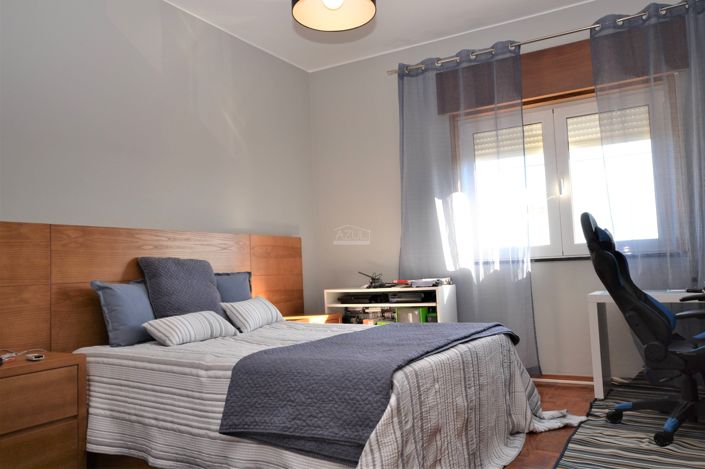 Image No.14-3 Bed Property for sale