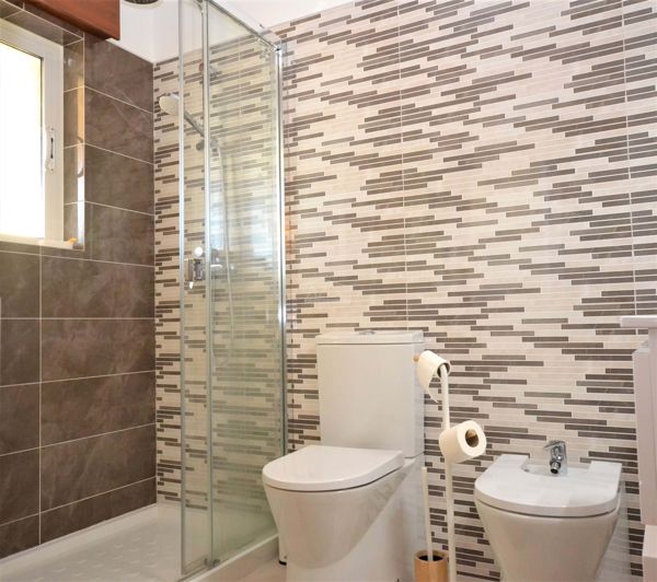 Image No.15-3 Bed Property for sale