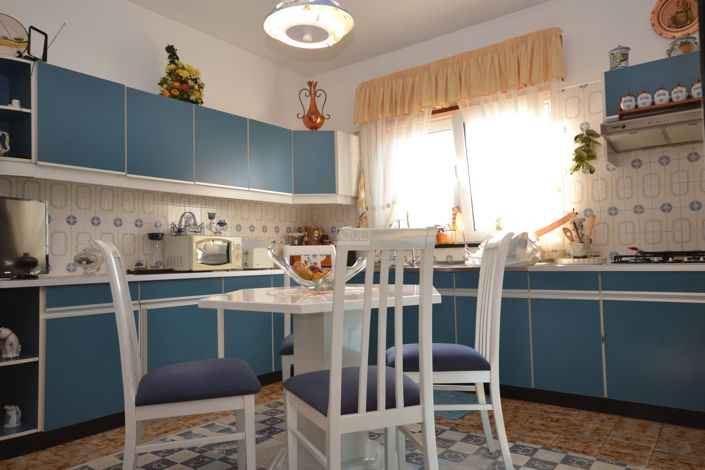 Image No.8-3 Bed Property for sale