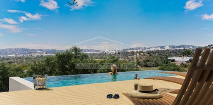 Image No.4-3 Bed Land for sale