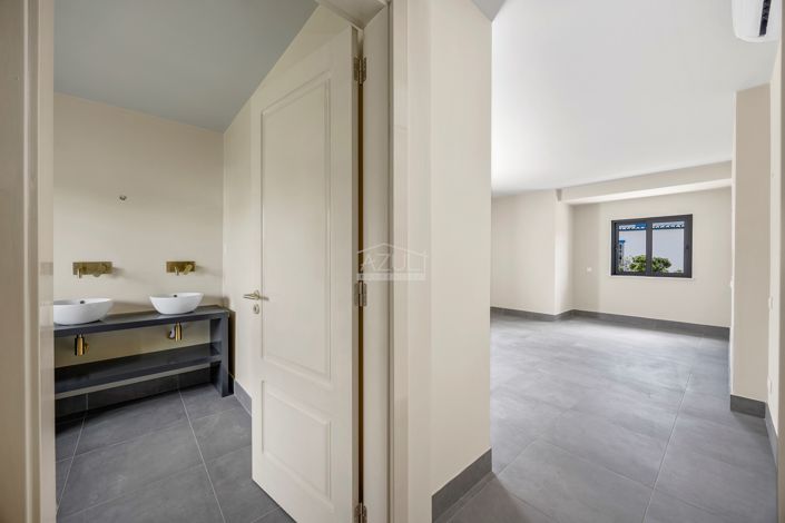 Image No.24-4 Bed Villa for sale