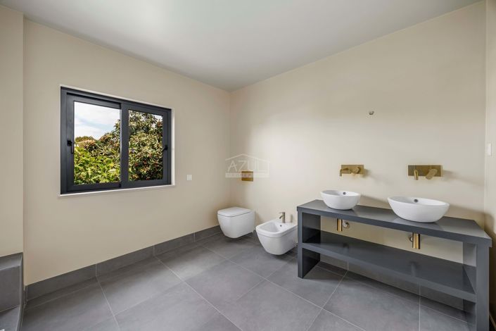 Image No.25-4 Bed Villa for sale