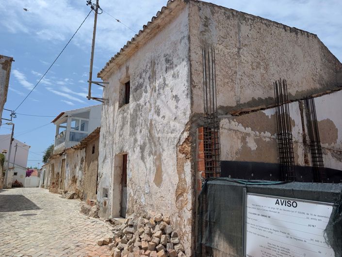 Image No.9-2 Bed Property for sale